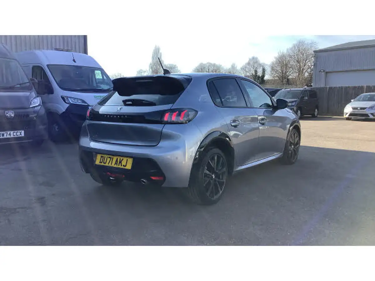 2021-peugeot-208-12-puretech-gt-premium-100bhp-eat8-big-44