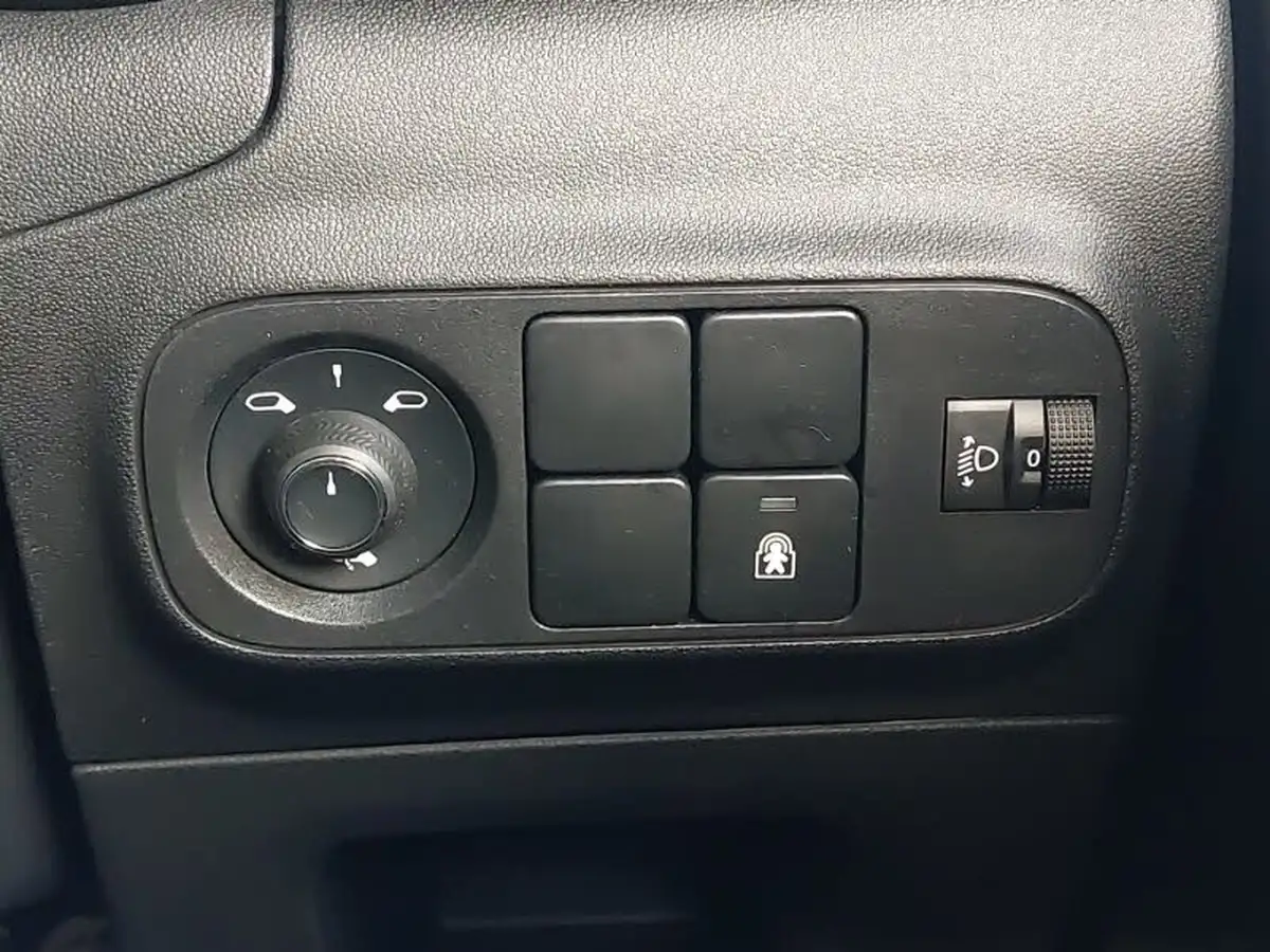 2021-citroen-c3-12-puretech-shine-plus-110ps-eat6-big-16