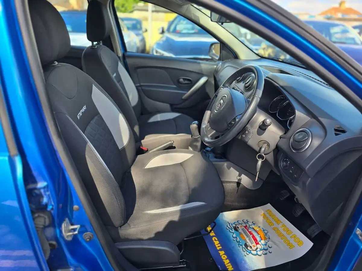 2014-dacia-sandero-stepway-09-laureate-big-44