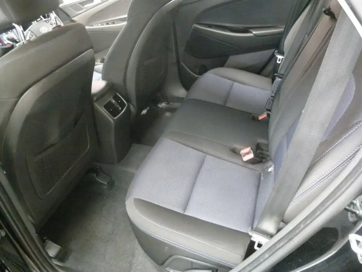 2016-hyundai-tucson-17crdi-blue-drive-se-nav-116ps-big-17