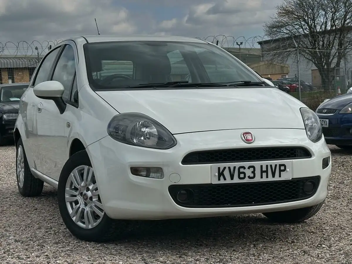 2013-fiat-punto-12-easy-no-ss-5d-big-0