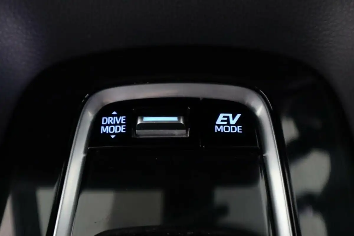 2020-toyota-corolla-18-vvt-i-icon-tech-spare-wheel-touring-sports-5d-big-22
