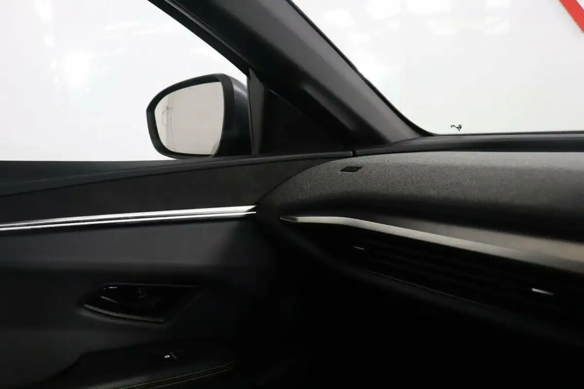 2022-renault-megane-e-tech-e-techno-big-21