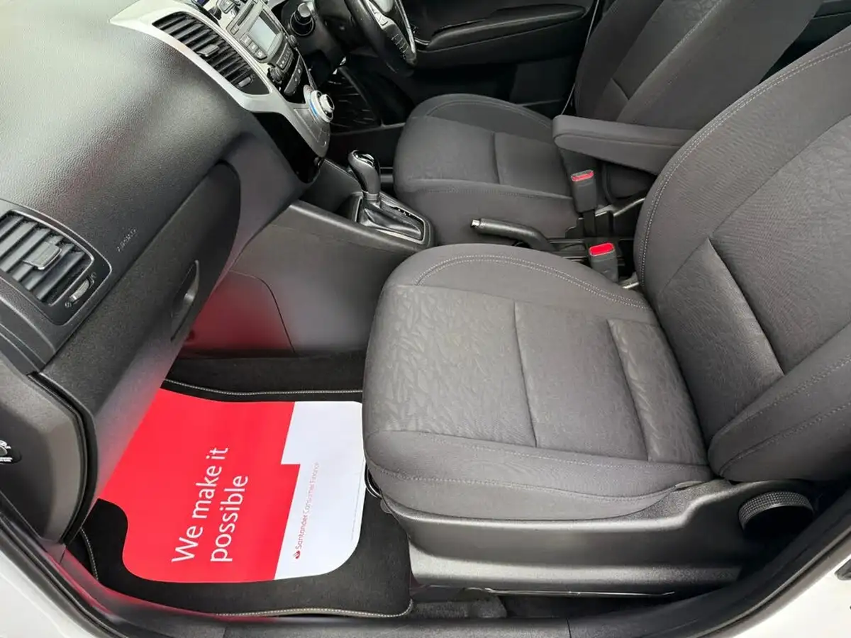 2019-hyundai-ix20-16-se-auto-big-47