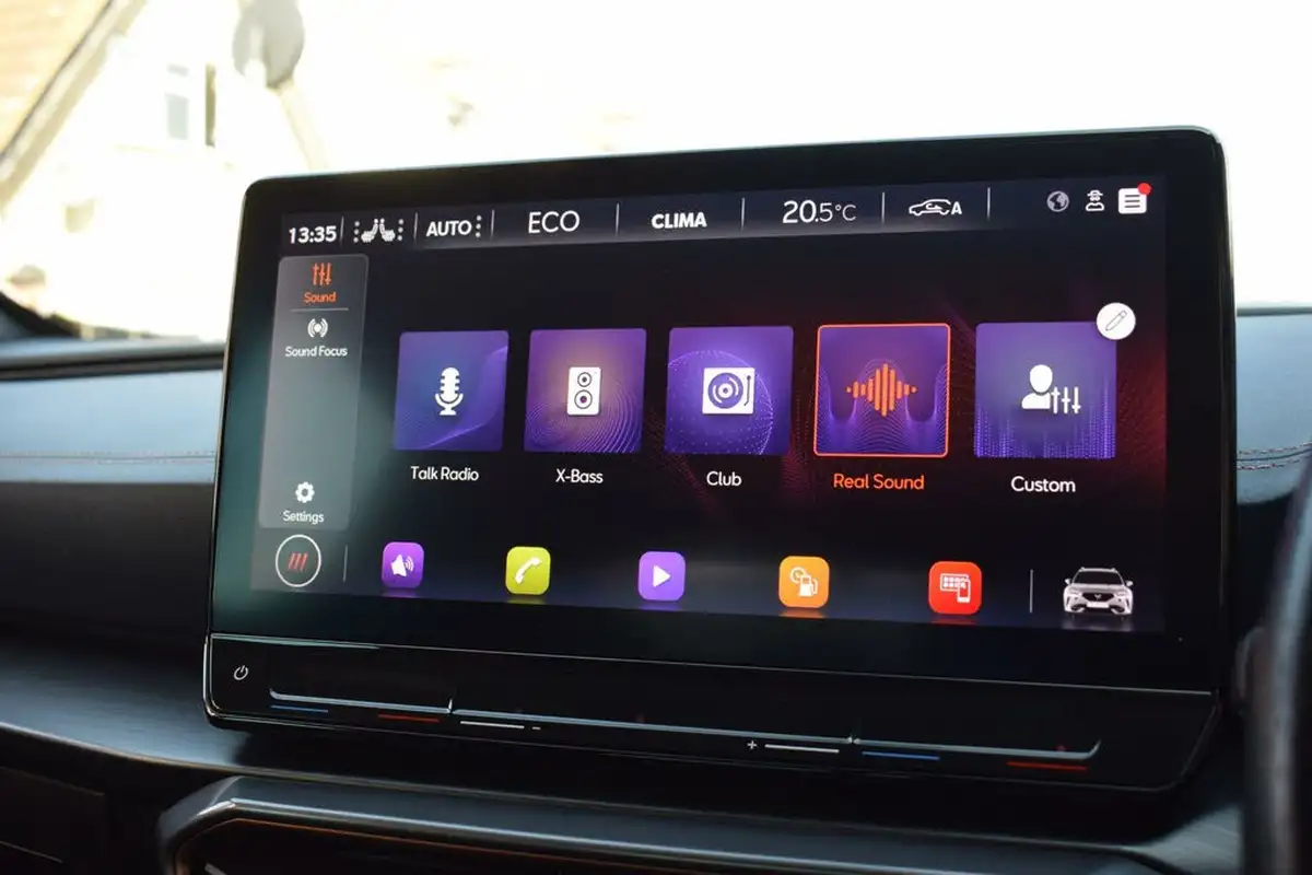 2021-cupra-formentor-14-e-hybrid-vz2-big-35
