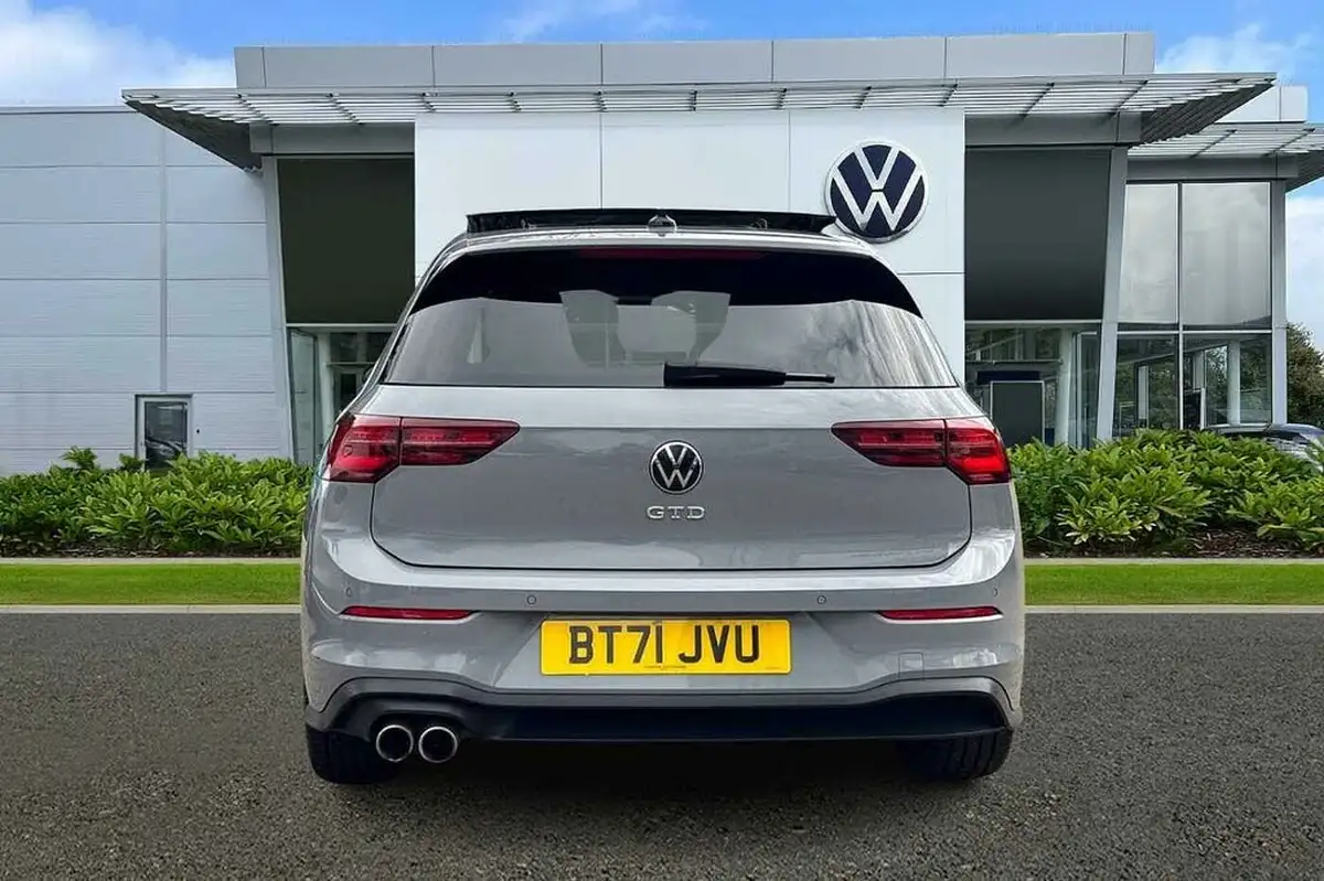 2021-volkswagen-golf-20tdi-gtd-big-8