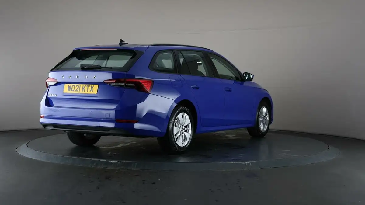 2021-skoda-octavia-20tdi-se-technology-115ps-scr-estate-big-67
