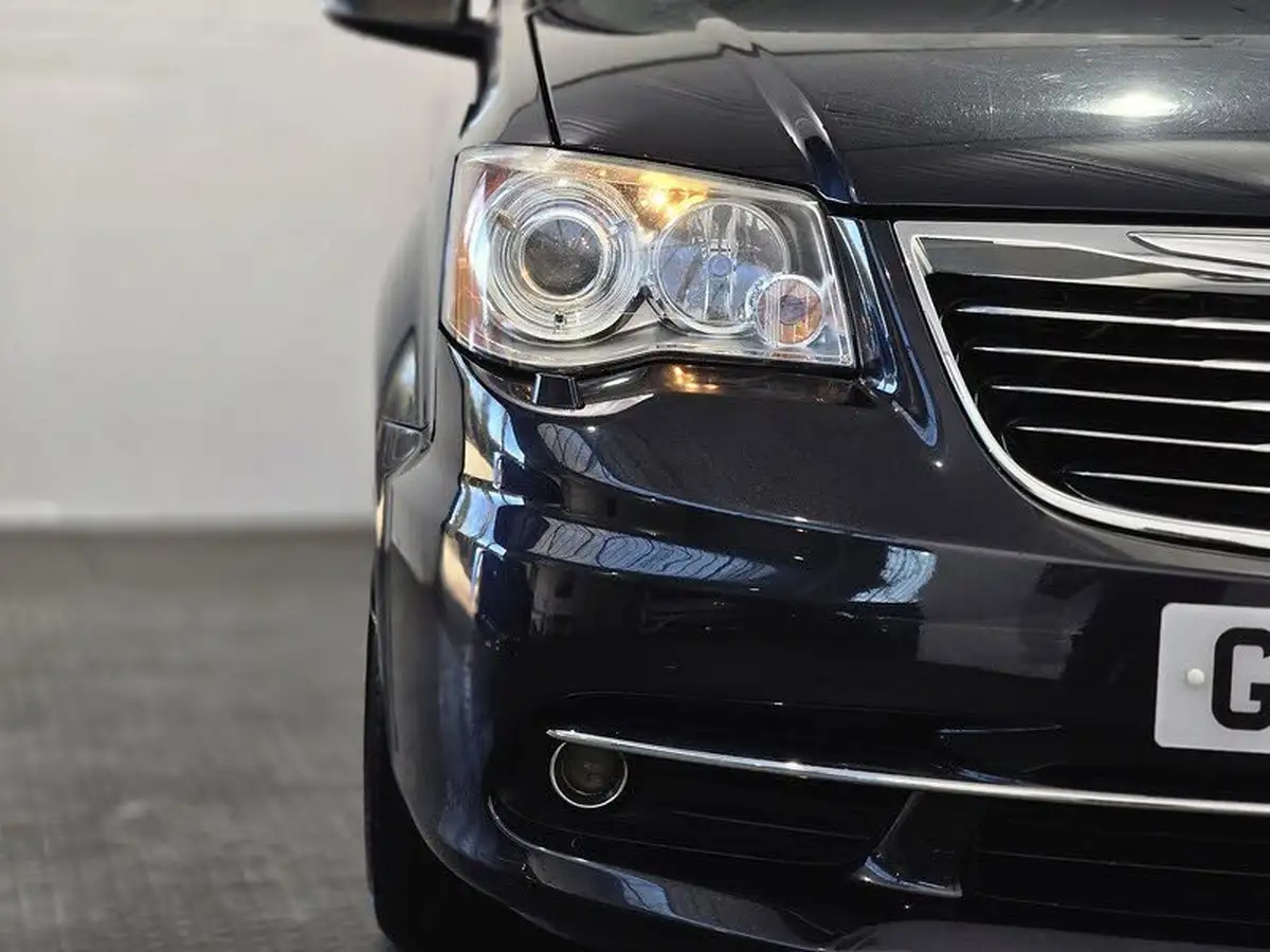 2014-chrysler-grand-voyager-28td-limited-big-8