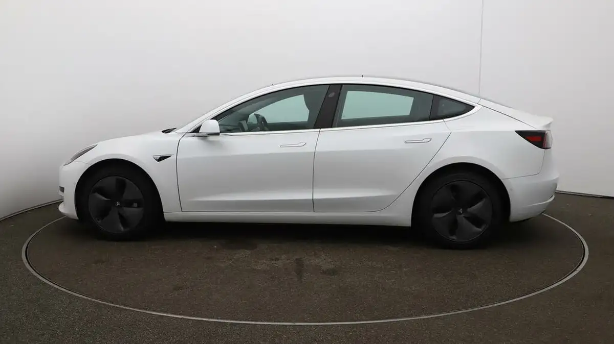 2019-tesla-model-3-e-standard-plus-big-56