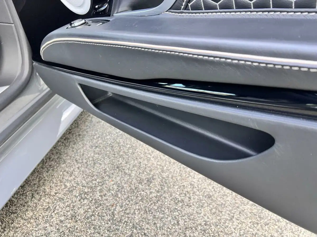 2021-aston-martin-dbs-52-v12-superleggera-big-22