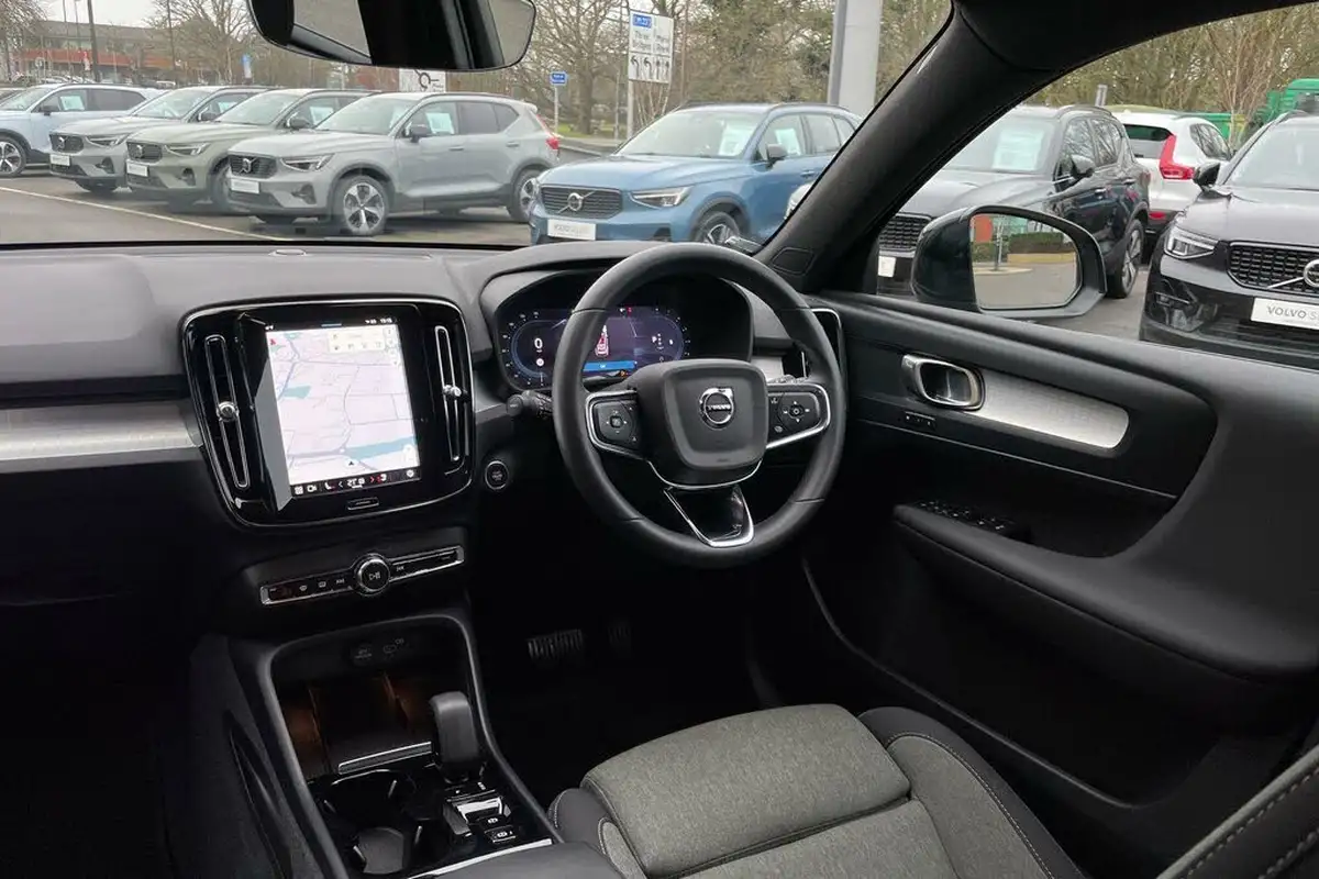 2023-volvo-xc40-20-b3-plus-big-31