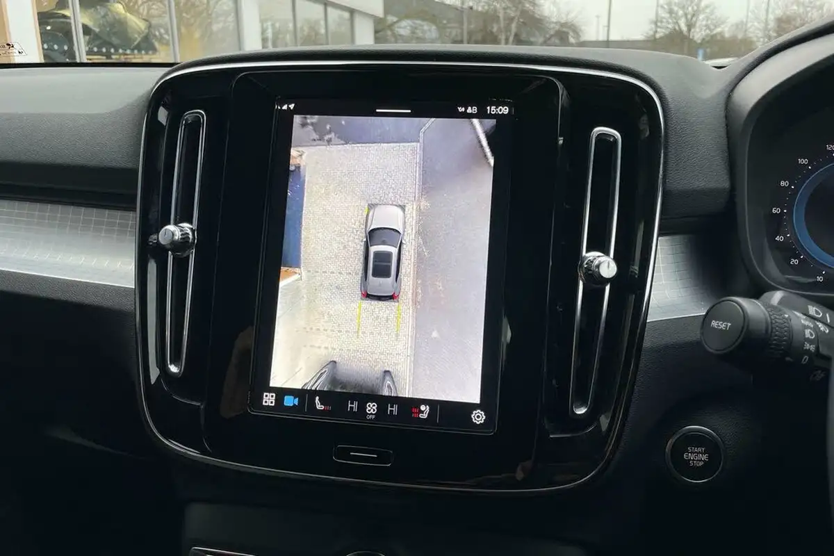 2023-volvo-xc40-20-b3-plus-big-3