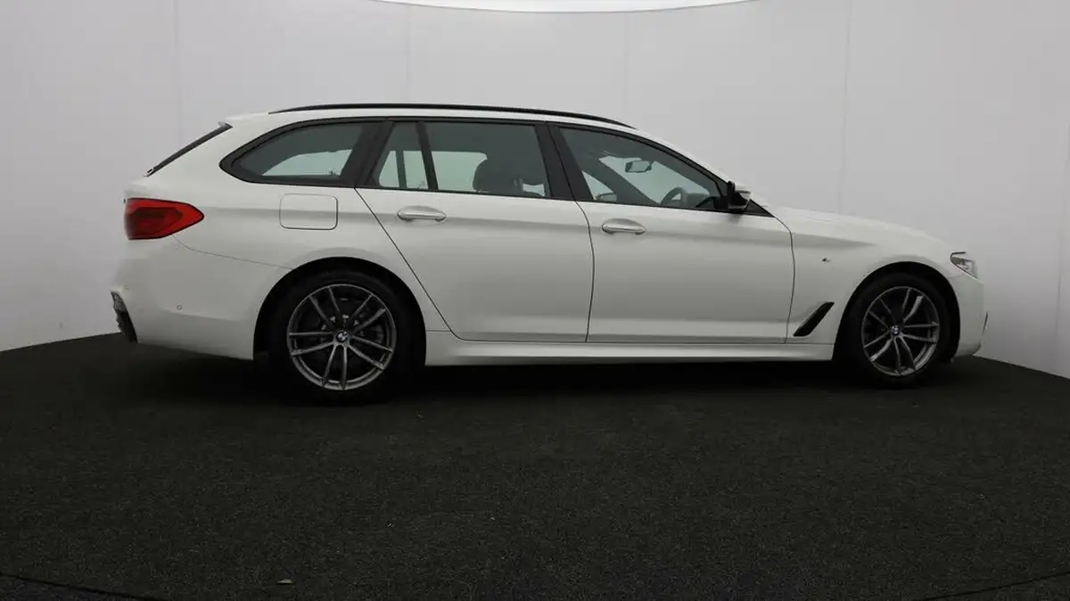 2018-bmw-5-series-20td-520d-m-sport-188bhp-xdrive-touring-5d-big-31