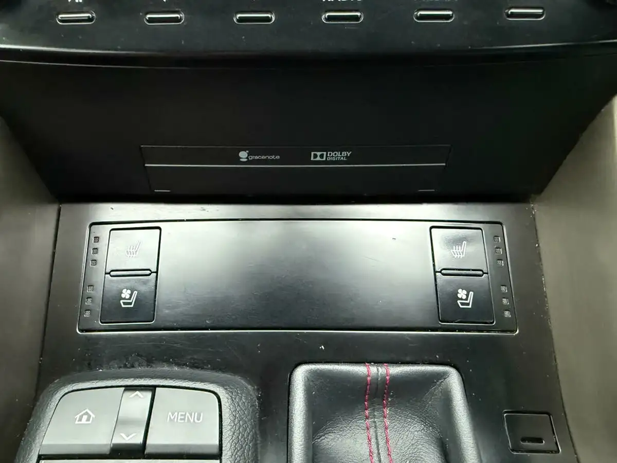 2013-lexus-is-300h-25-f-sport-big-54