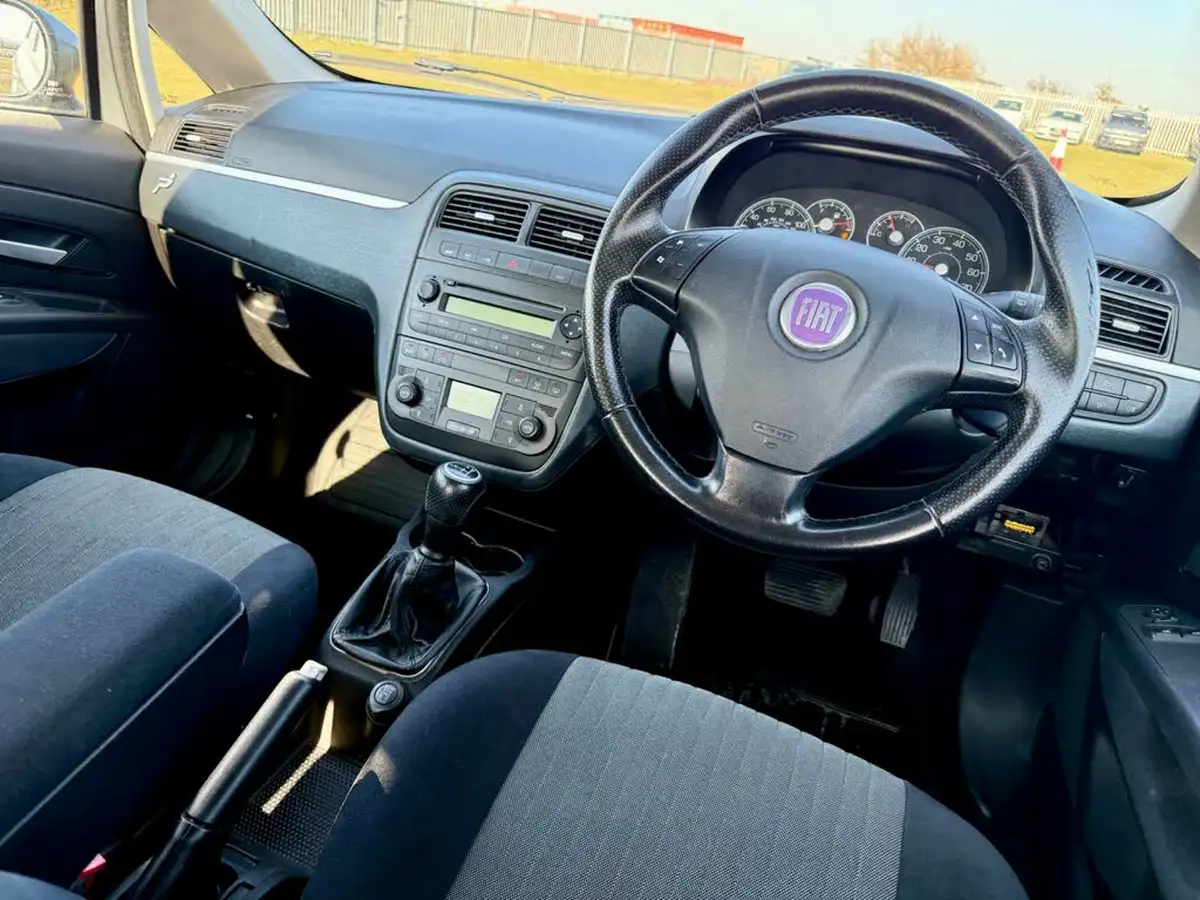 2008-fiat-grande-punto-14-eleganza-5d-big-17