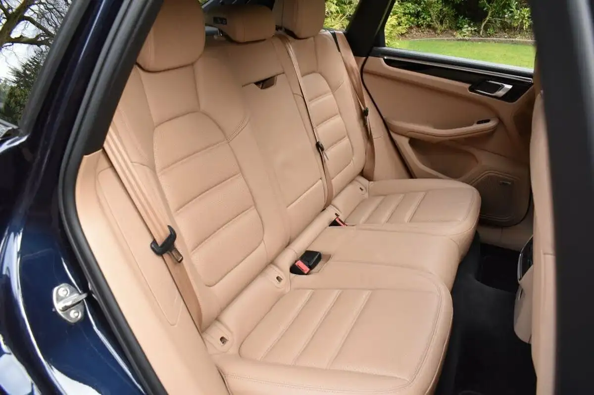2020-porsche-macan-29-turbo-big-6