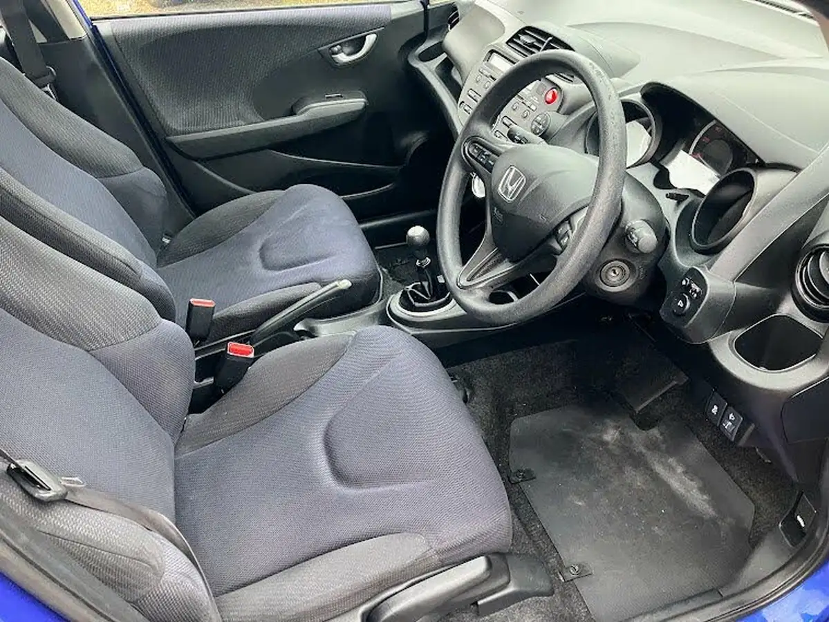 2012-honda-jazz-14-es-big-8