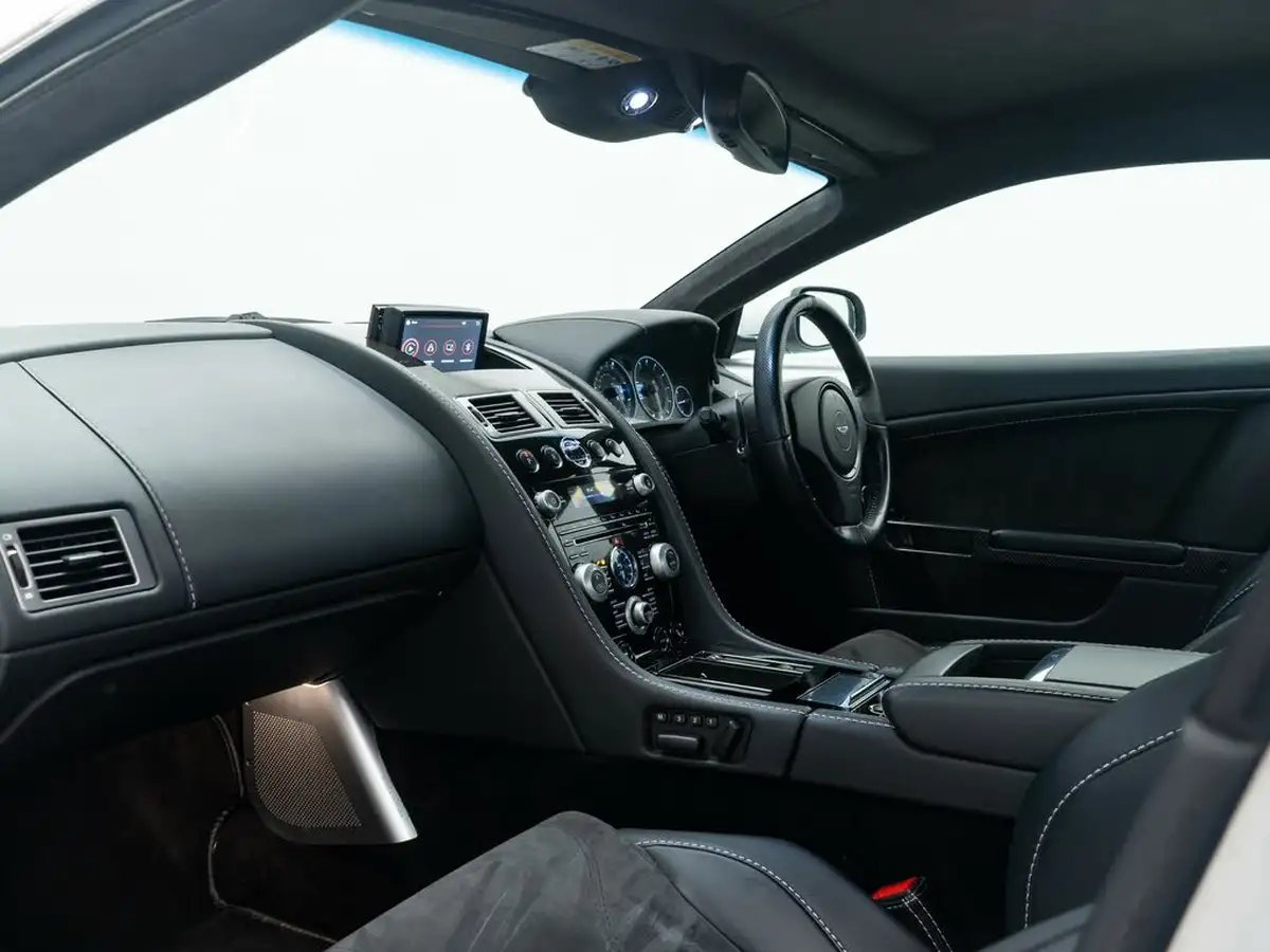 2009-aston-martin-dbs-60-touchtronic-big-25
