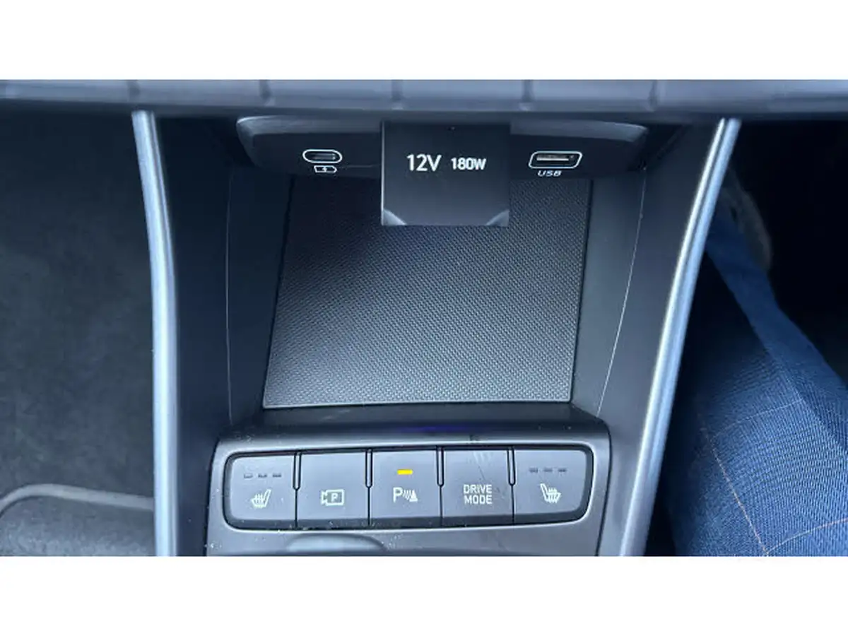 2024-hyundai-i20-10-t-gdi-premium-dct-big-31