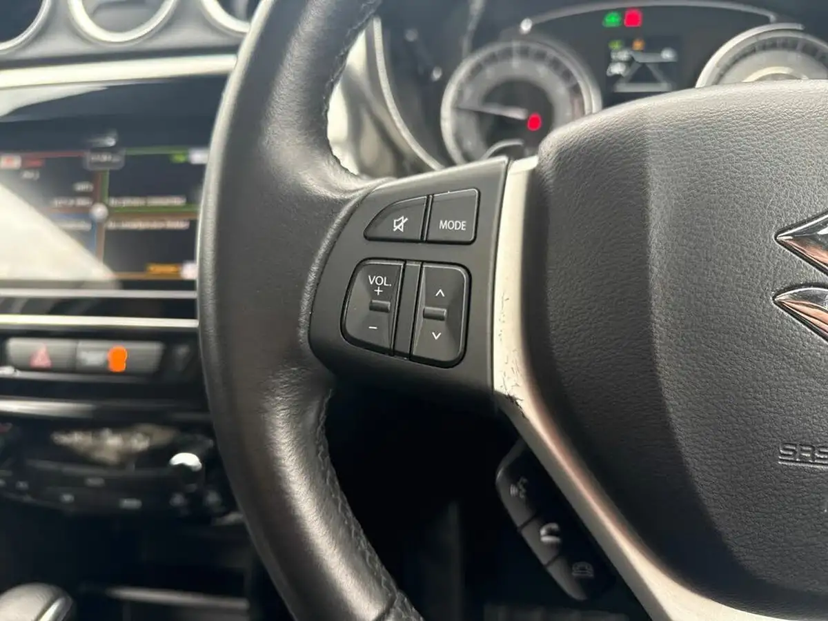 2022-suzuki-vitara-15-sz5-big-15