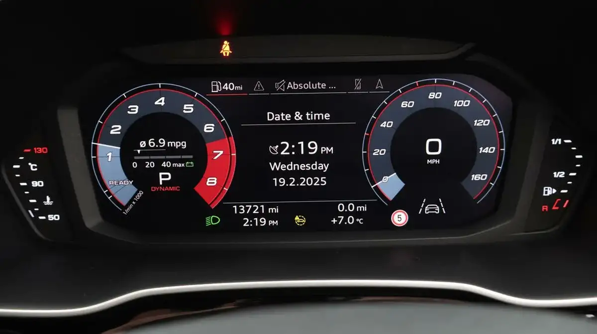 2021-audi-q3-15-35-tfsi-black-edition-codcomfort-sound-pack-station-wagon-big-10