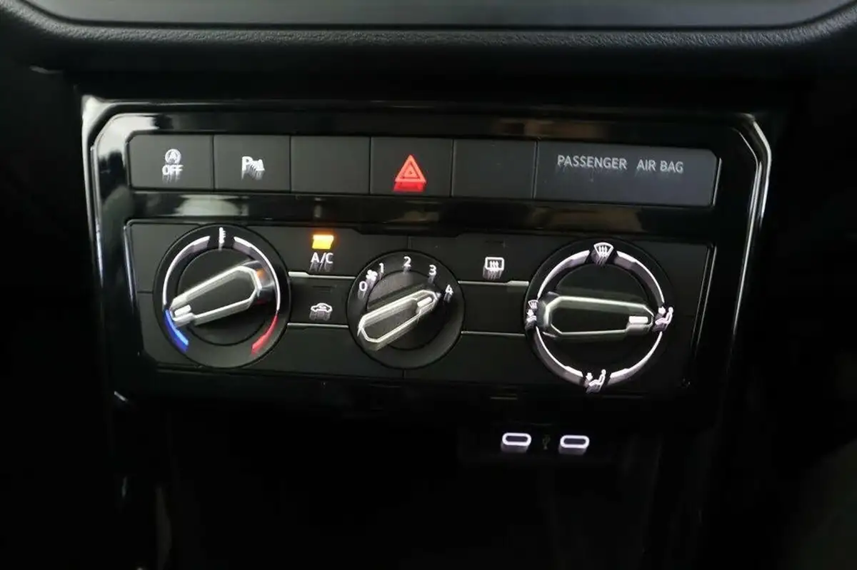 2022-volkswagen-t-cross-10-tsi-black-edition-110ps-big-19