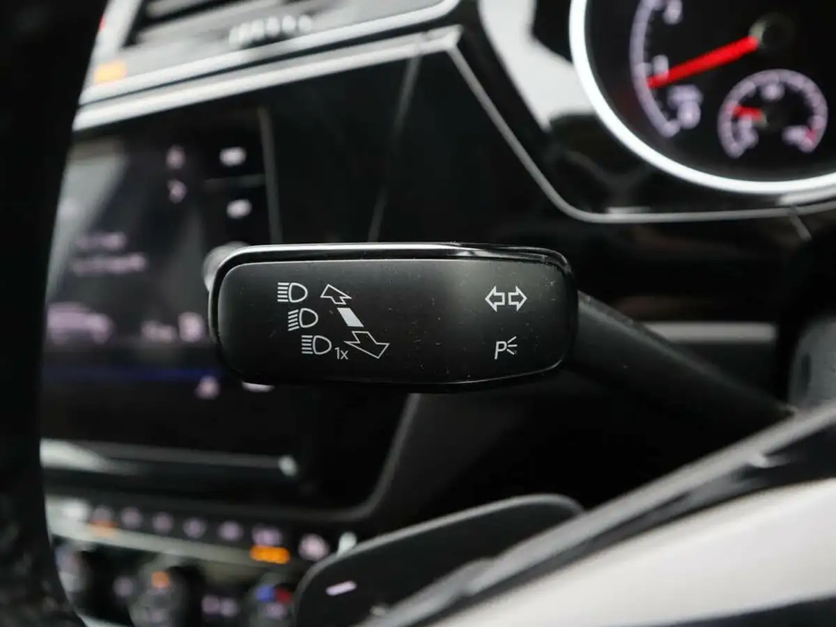 2019-volkswagen-touran-15-tsi-sel-dsg-big-22