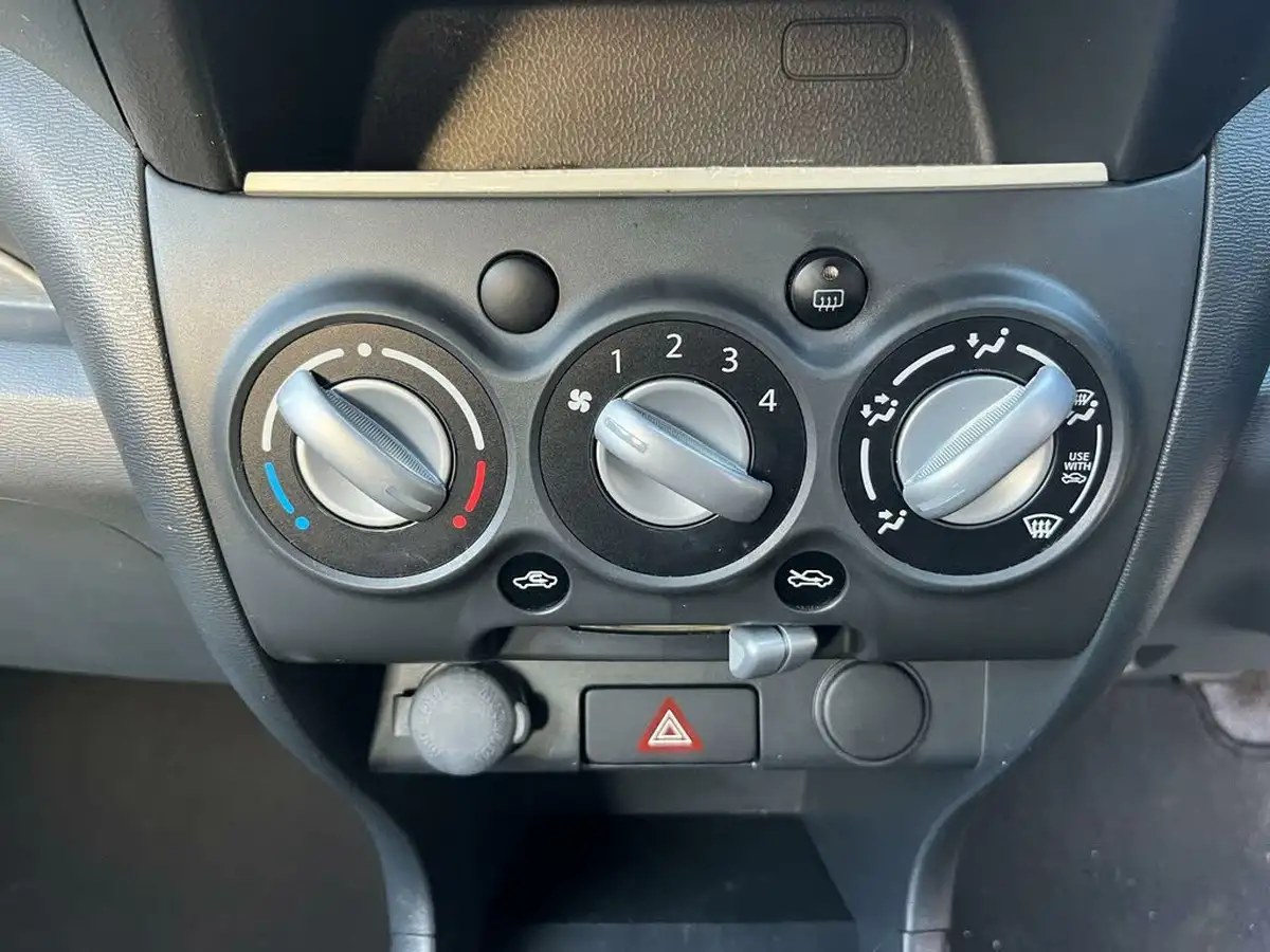 2015-suzuki-alto-10-sz-big-29