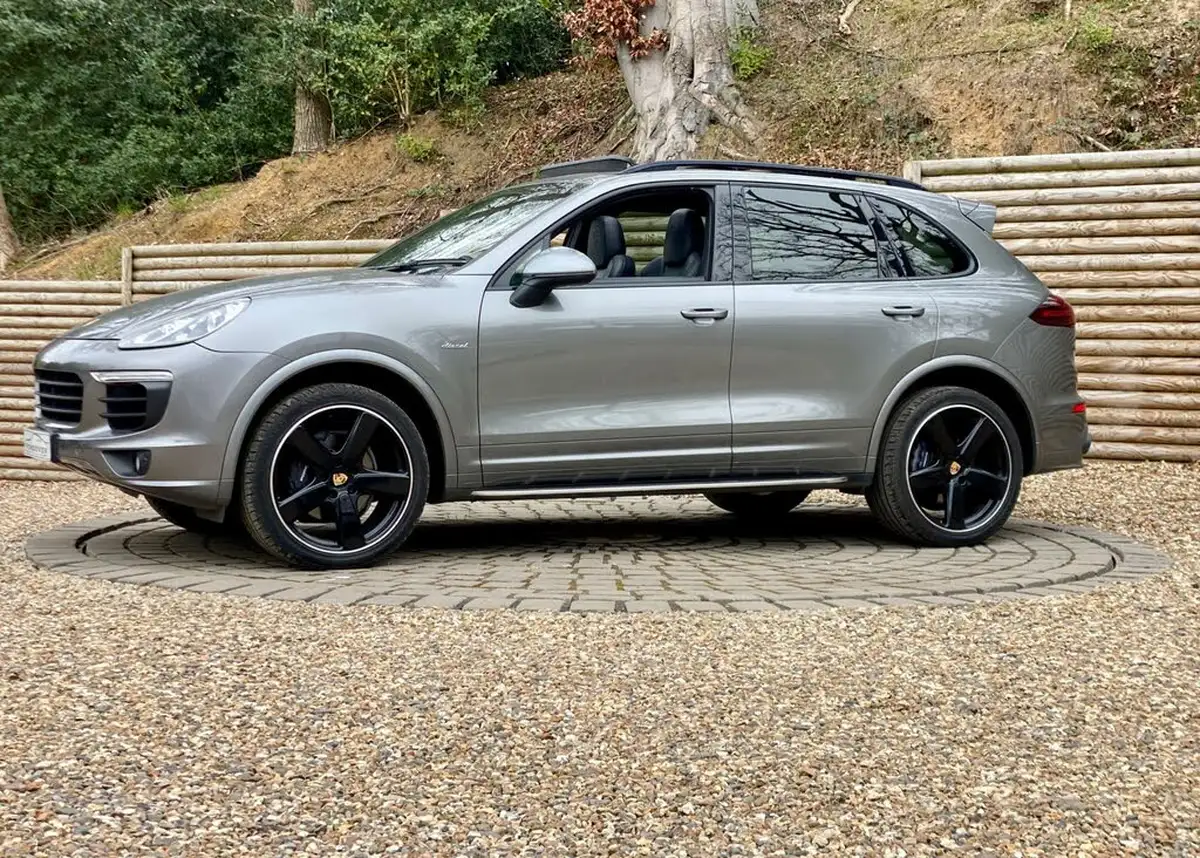 2016-porsche-cayenne-30td-big-7