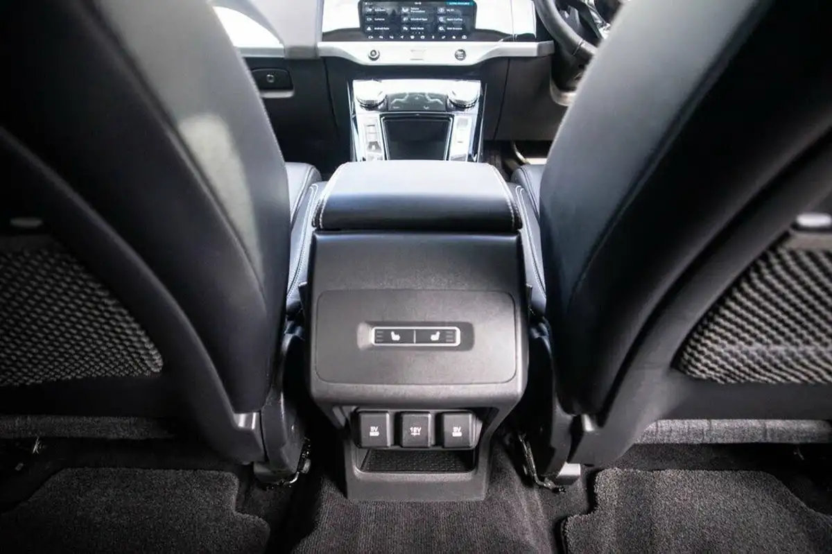 2018-jaguar-i-pace-ev400-hse-big-30