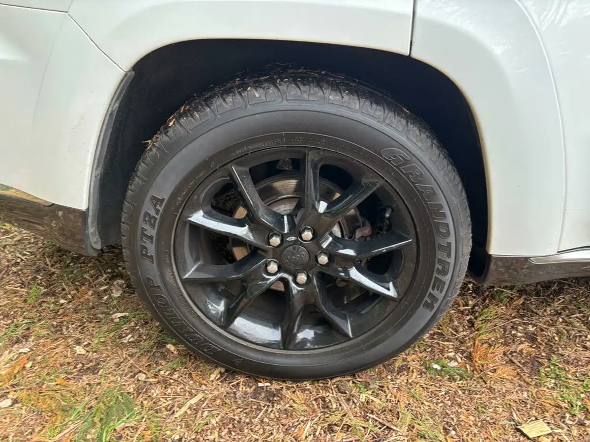 2015-jeep-grand-cherokee-30crd-summit-big-13