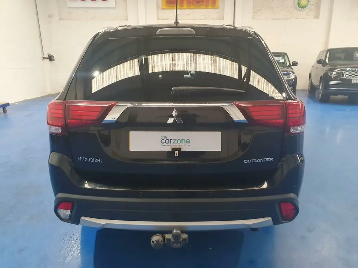 2016-mitsubishi-outlander-22di-d-gx3-7st-big-3