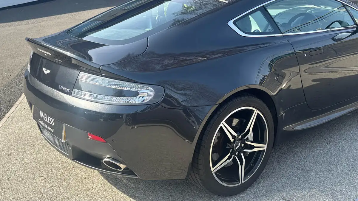 2016-aston-martin-vantage-47-v8-vantage-coupe-sportshift-big-7