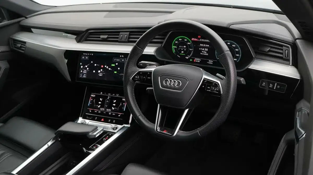 2023-audi-e-tron-55e-s-line-sportback-big-9