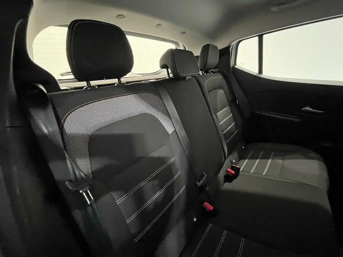 2021-dacia-sandero-stepway-10-tce-comfort-90bhp-big-13