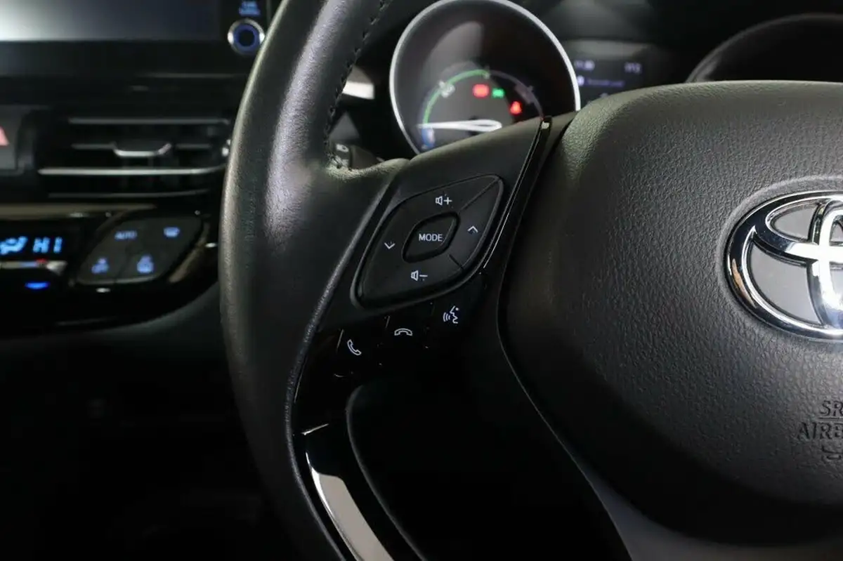 2021-toyota-c-hr-18-vvt-i-icon-big-16