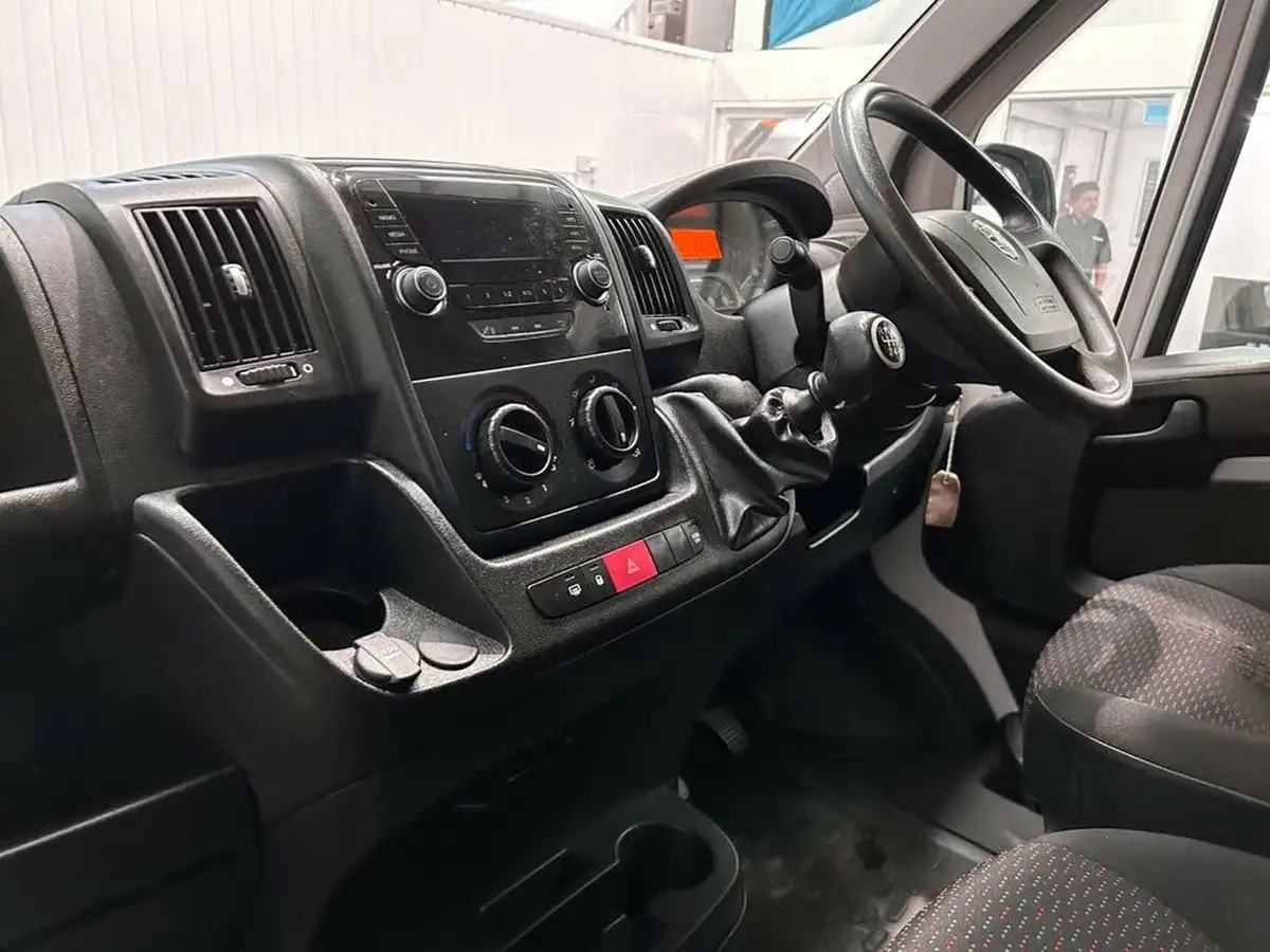 2022-vauxhall-movano-22cdti-l3-h2-3500-edition-glazed-big-2