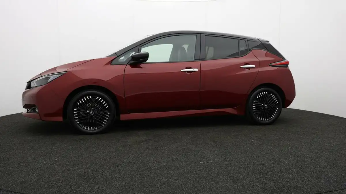 2023-nissan-leaf-e-tekna-39kwh-big-66