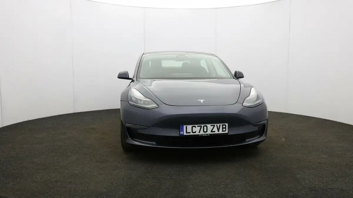 2020-tesla-model-3-e-long-range-big-37