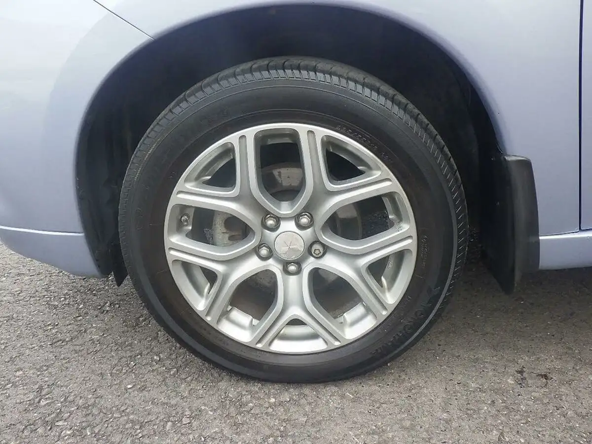 2014-mitsubishi-outlander-20-gx4h-big-46