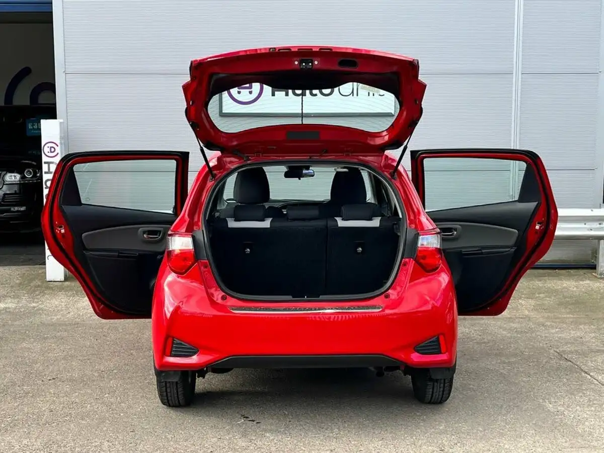 2020-toyota-yaris-15-vvt-i-icon-111bhp-1496cc-cvt-big-17