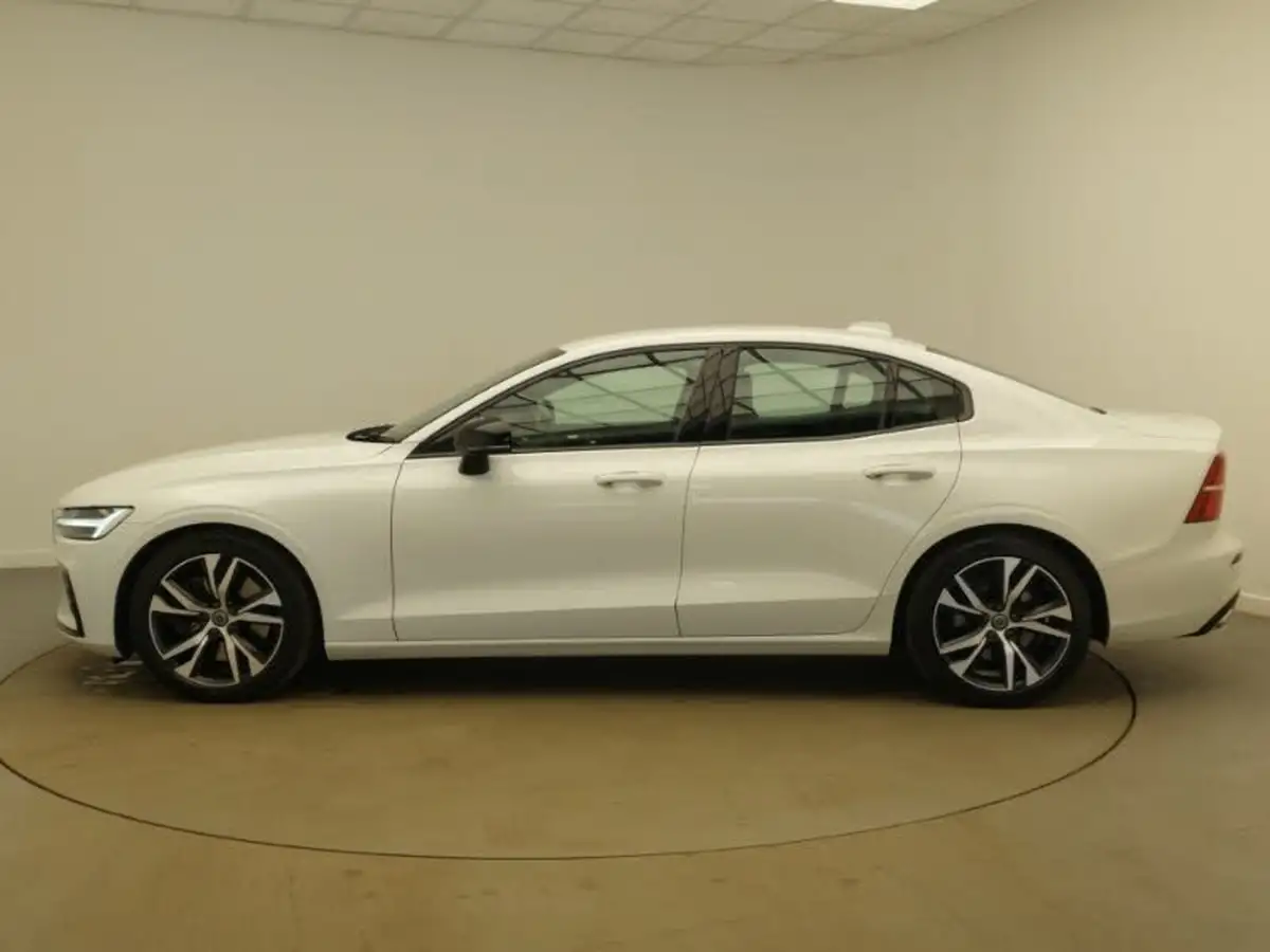 2021-volvo-s60-20-b5-r-design-big-3