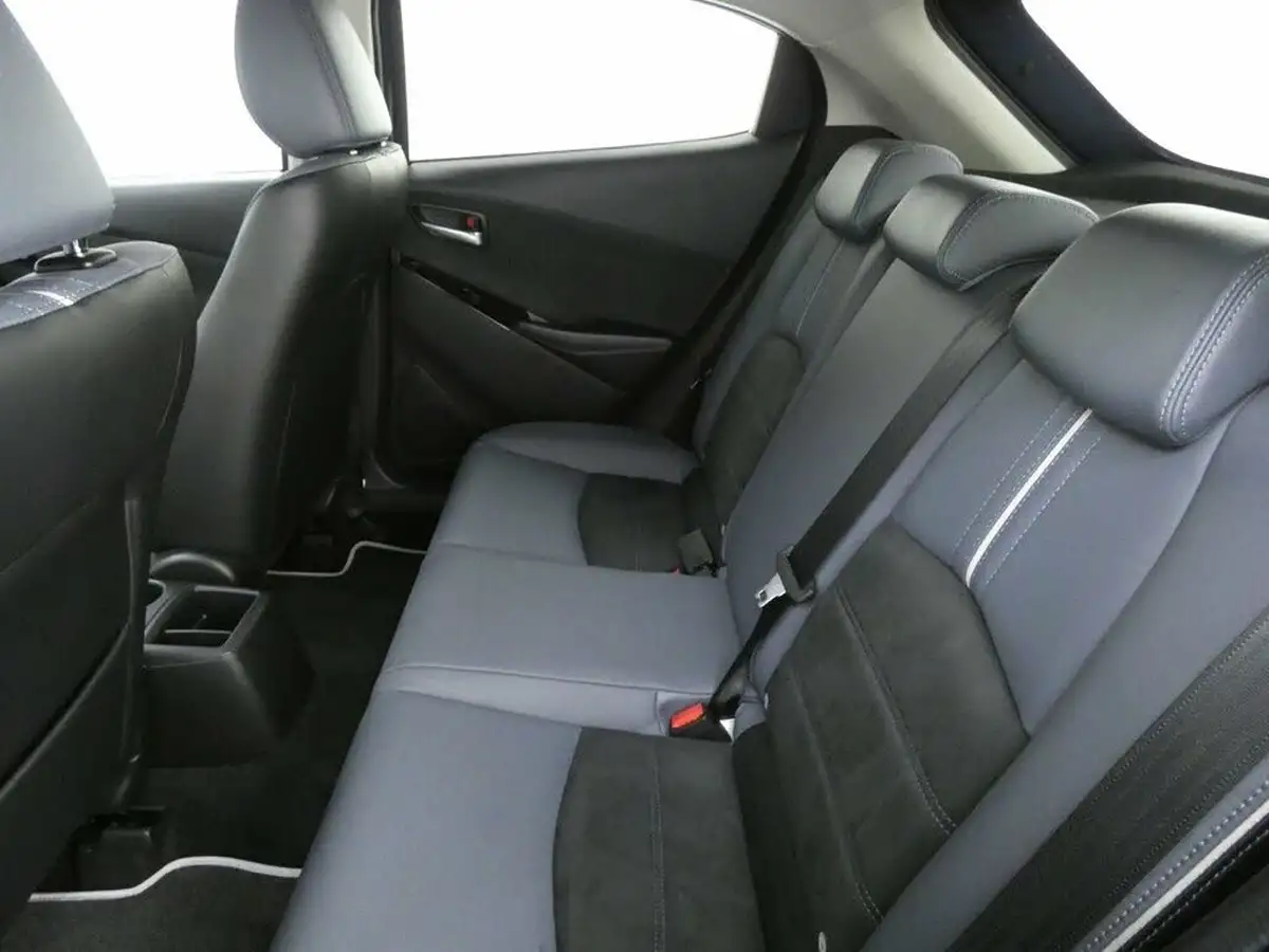 2021-mazda-mazda2-15-skyactiv-g-gt-sport-nav-light-stone-big-2