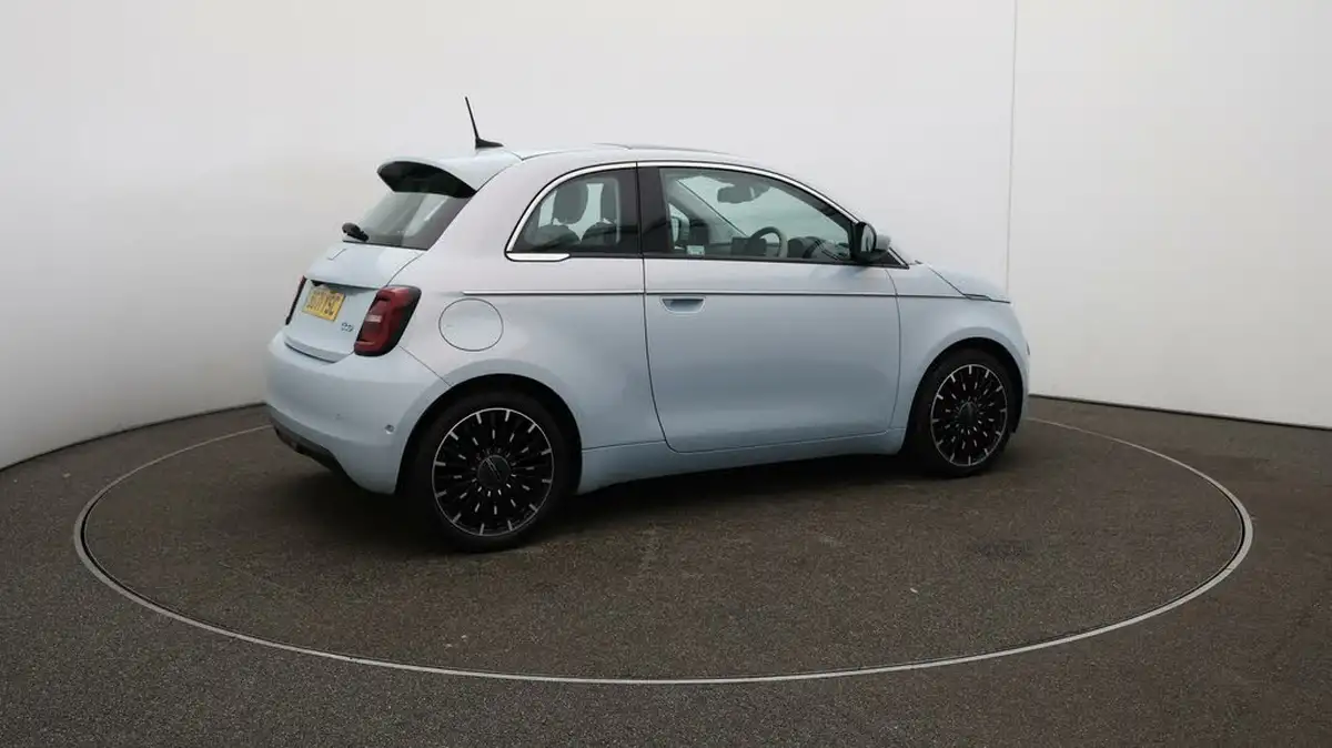 2021-fiat-500-e-la-prima-big-45