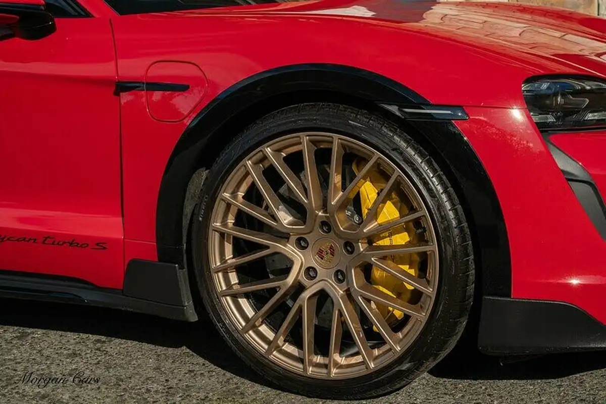 2021-porsche-taycan-e-turbo-s-cross-turismo-awd-big-7