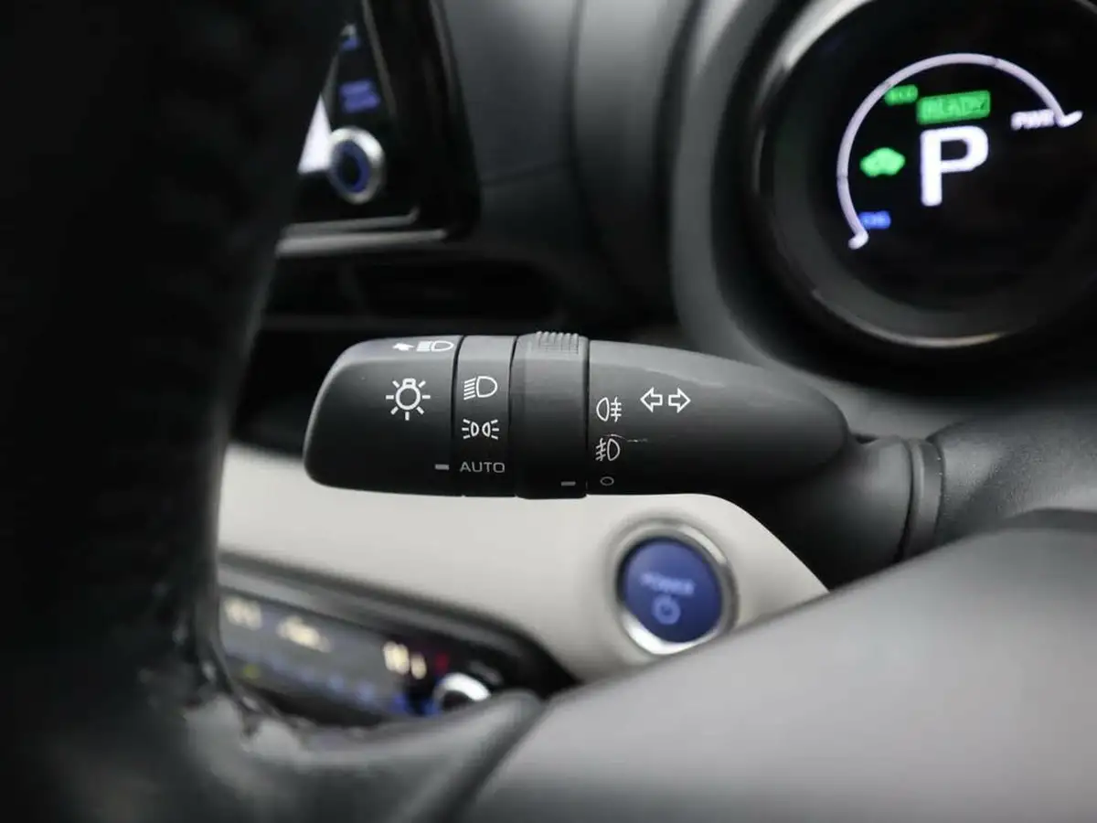 2021-toyota-yaris-15-vvt-i-excel-big-19