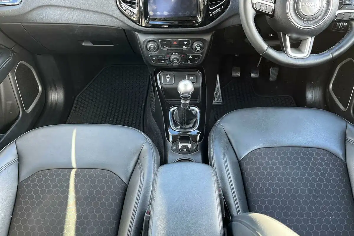2020-jeep-compass-14-multiair-ii-night-eagle-big-8