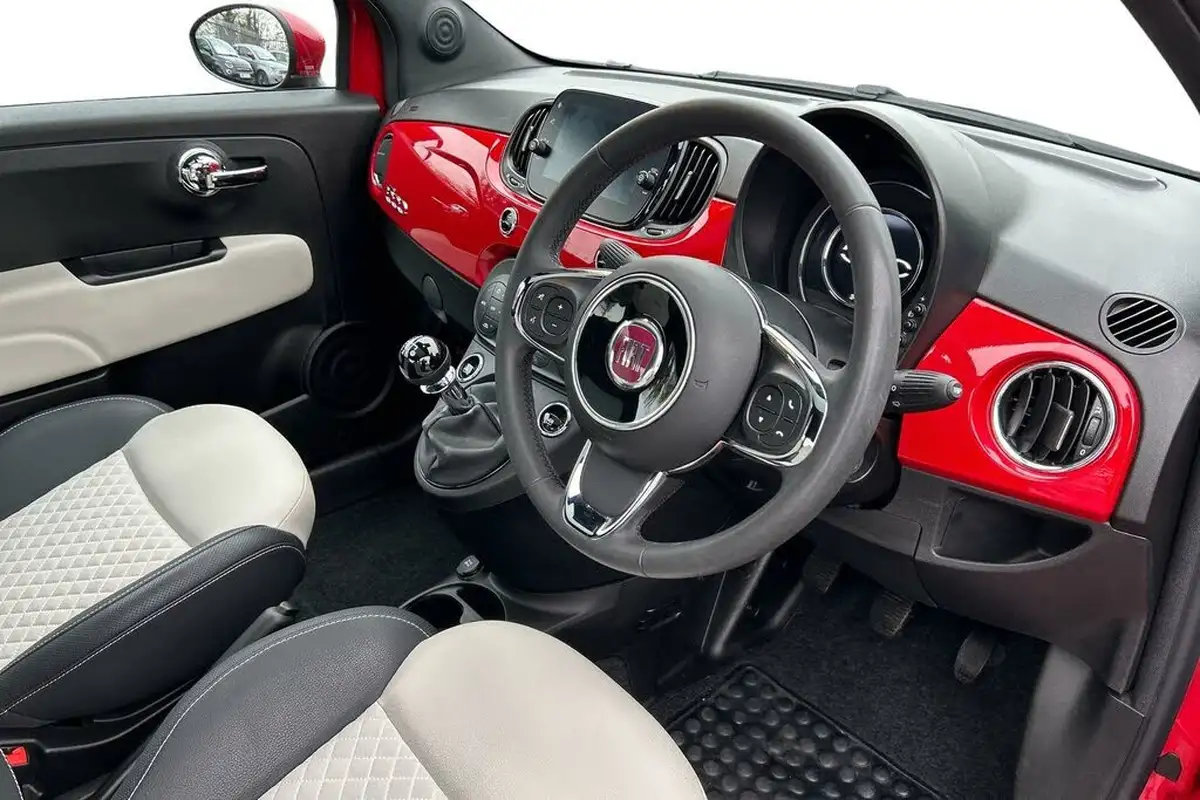 2022-fiat-500-10-dolcevita-big-5