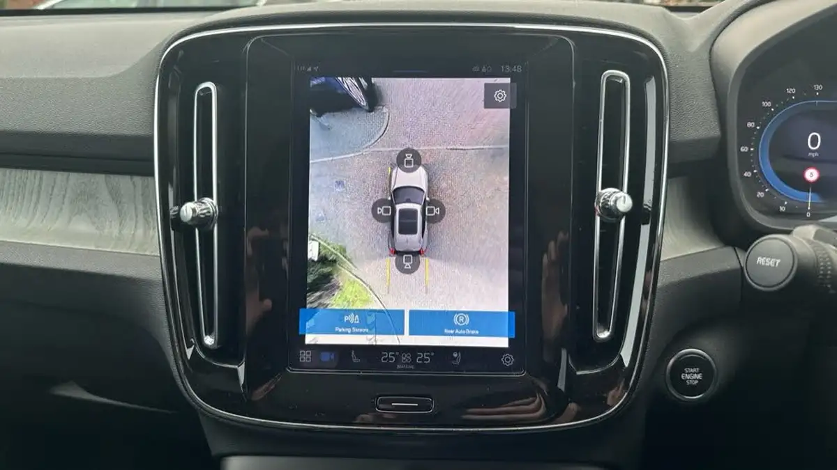 2024-volvo-xc40-20-b3-ultimate-big-33