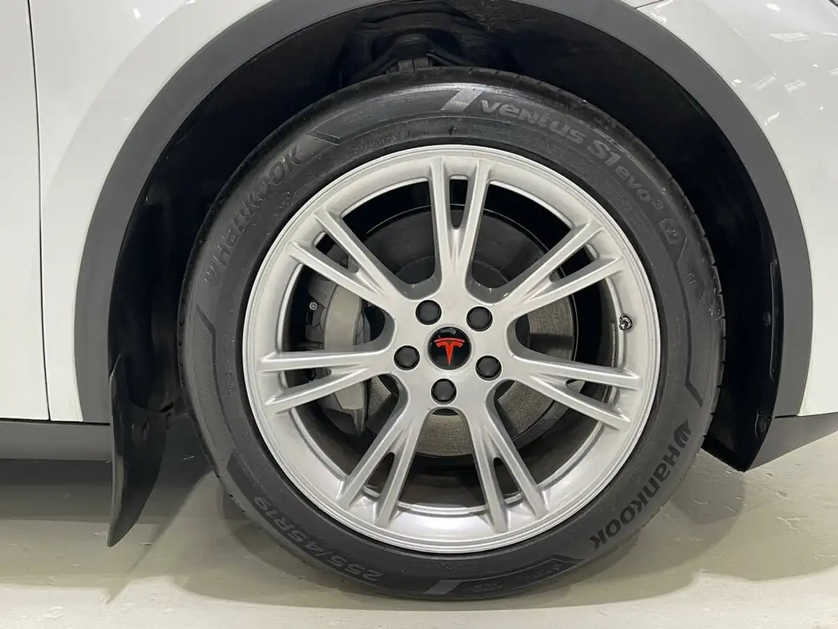 2022-tesla-model-y-e-rwd-big-16